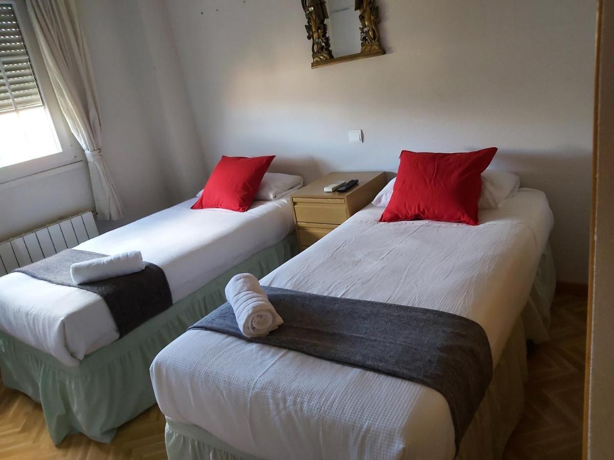 Chalet Avila Rooms Madrid Ngoại thất bức ảnh